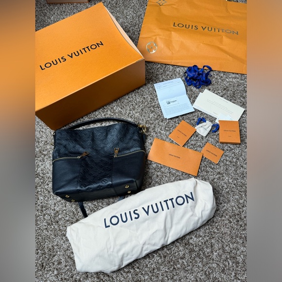 melie m empreinte louis vuitton black Handbag - Picture 4 of 11